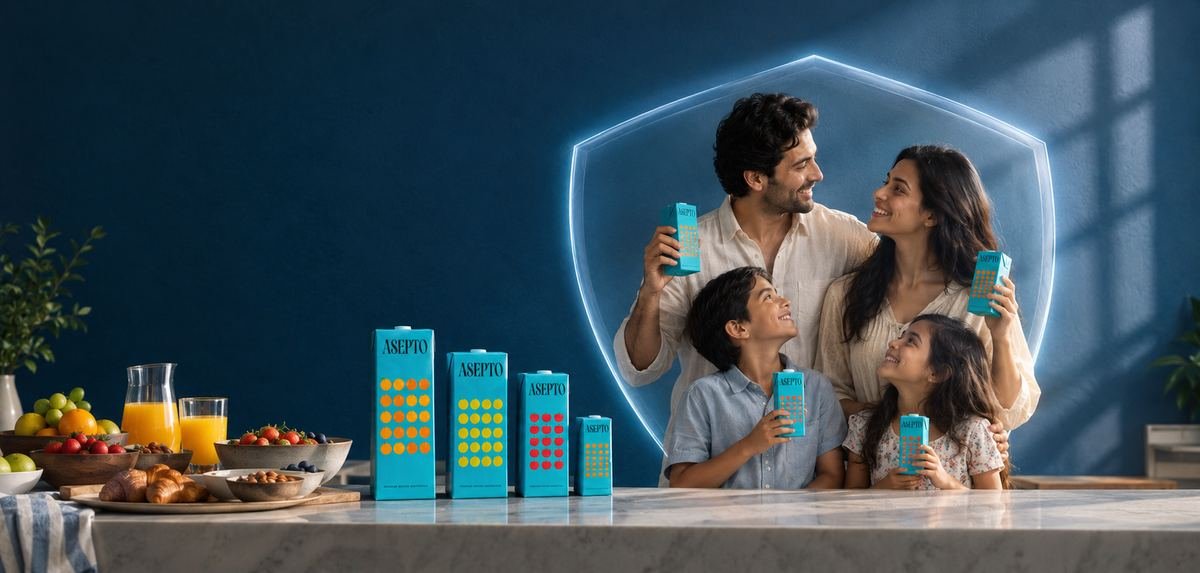 A family enjoying drinks packed in ASEPTO aseptic cartons
